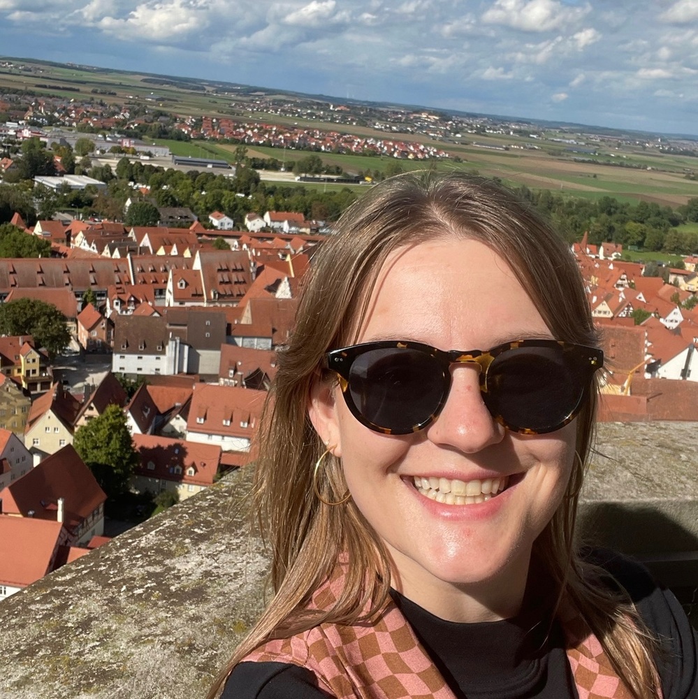 Meet your Posher, Leah